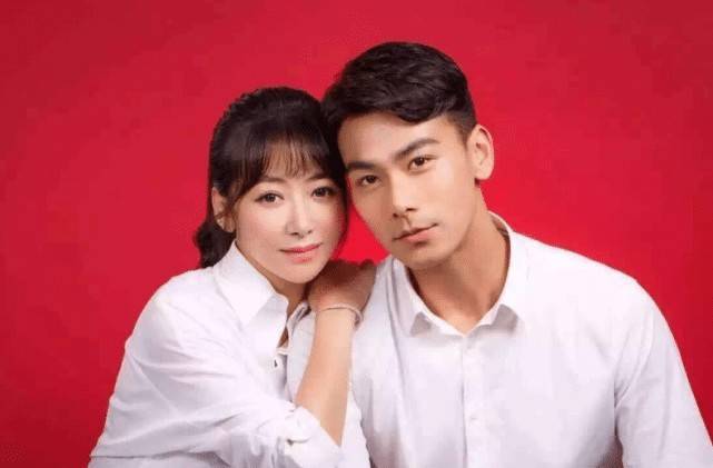 一般来说,结婚证上的照片是要看一辈子的,所以大