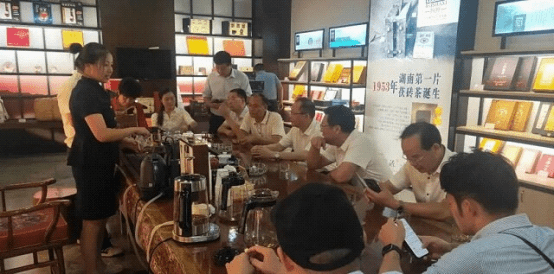 【茶叶集团】省政协党组成员、副秘书长龚文密一行来集团白沙溪茶厂考察调研
