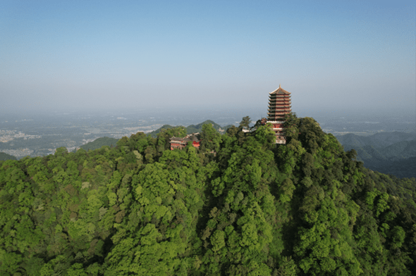 同庆祖国华诞氛围浓 青城山—都江堰景区欢乐多