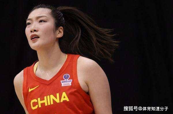 在女篮世界杯上，中国女篮的表现非常出色，在不被看好的情况下一