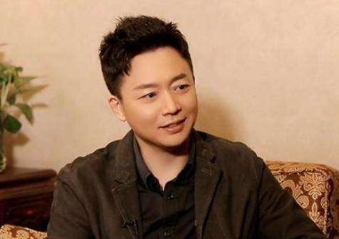 刘奕君:因得罪宋佳消失10年,后靠演反派走红,儿子成
