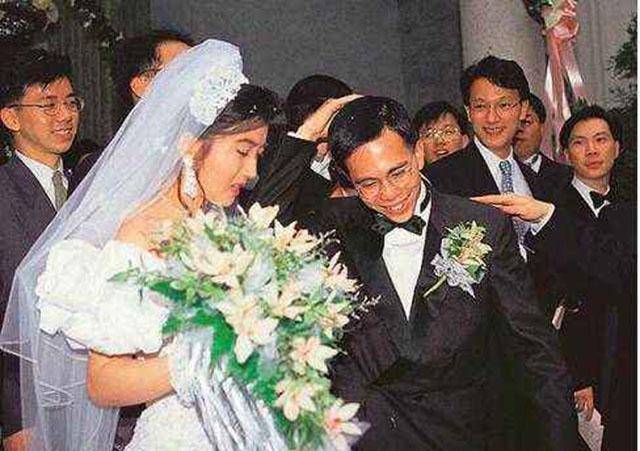 嫁入豪门时24岁,李嘉诚儿媳心得:妻子要顺从丈夫,丈