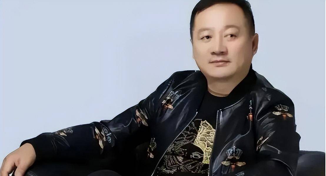 家庭事业双丰收,晚年的唐鉴军生活十分幸福,也令人羡慕.