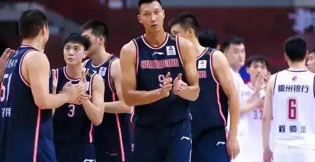 兵发杭州,这也是杜导一向的作风,预估14人分别是:易建联,任骏飞,赵睿