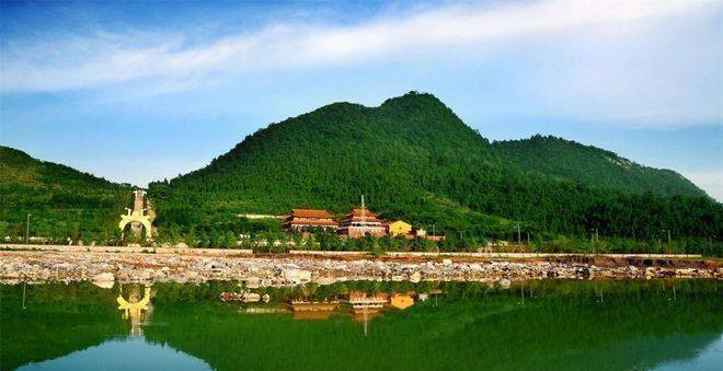 苗寨最独特的景观，将粮仓修建于水上，600年风风雨雨依旧耐用