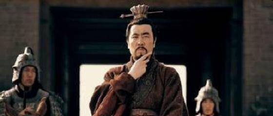 有一次他的部下季雍趁着他出门作战,出卖了他,将他防守的城池送给了