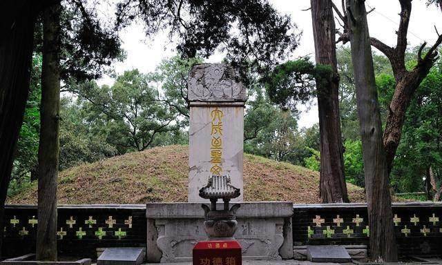 孔子陵墓两千多年被保护的完好无损,后来却被掘墓砸碑!