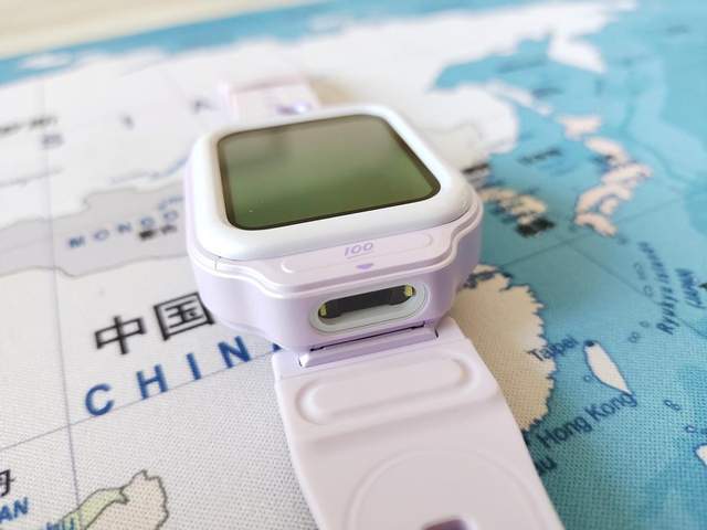 ���ƴ�ͳ����ҵ�����һ����ѧϰ�ĵ绰�ֱ�