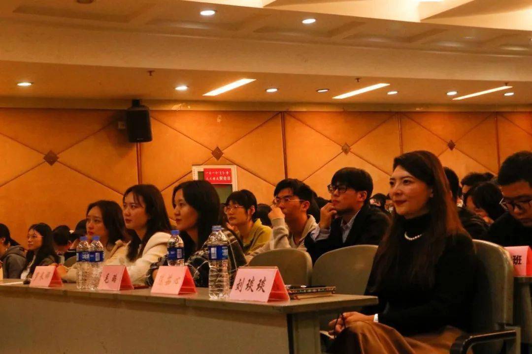 大气科学学院学生科科长刘宇,辅导员吴知之,毛璐,罗米娜