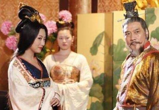 意思是说:隋朝已经是将沉的大船了,是个人都知道,我又何必再告诉杨广?