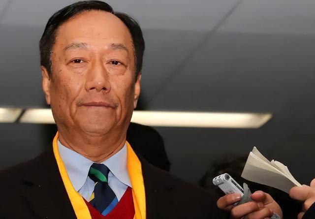 富士康打工妹辞职创业,竟抢走富士康大单,如今身价1800亿_王来_郭台铭
