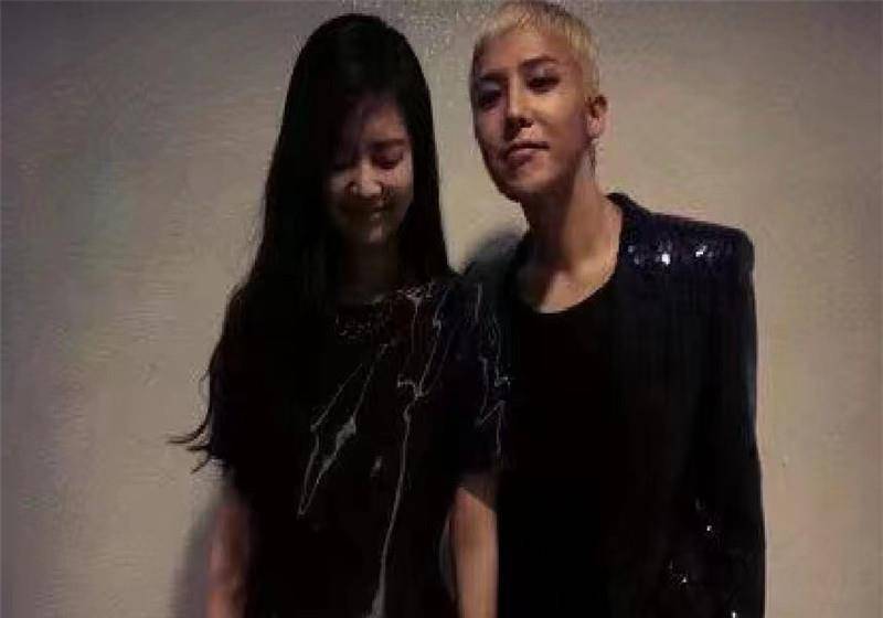 权志龙爱情了!与女团成员金珍妮约会被拍,两人已爱情两年 权志龙爱情了!与女团成员金珍妮约会被拍,两人已爱情两年