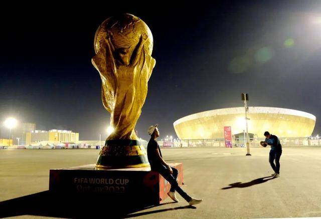 原创             世界杯之际，中石化与卡塔尔签署“最长”协议，汉字标语全球转播