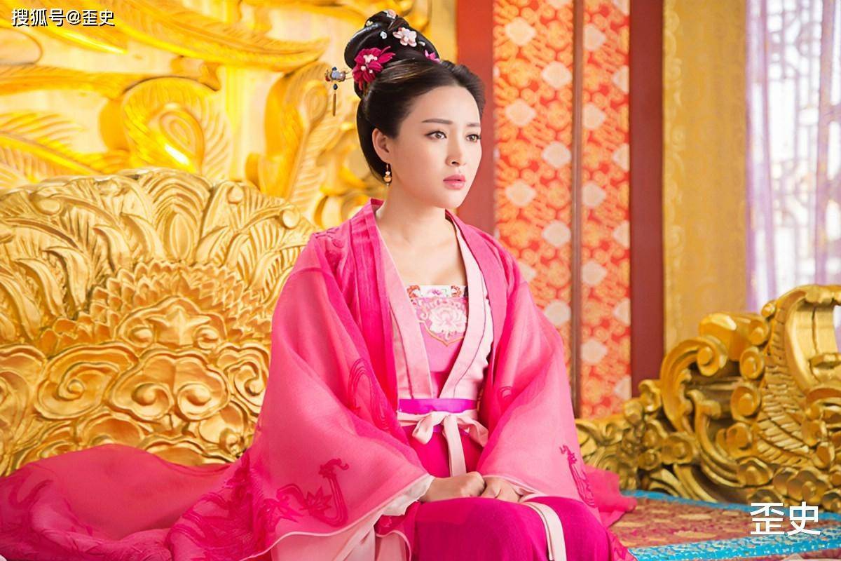 原创
狸猫换太子主角,孤儿成歌女,嫁给银匠前夫变哥哥,最终成皇后