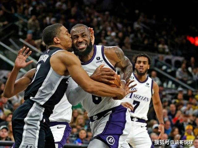 NBA：詹姆斯盛赞与威少友谊 艾顿29分21篮板比肩名宿被称怪物