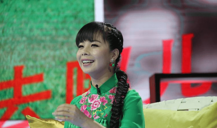 王二妮和经纪人结婚8年后：她一边带娃一边工作，他和从前不一样
