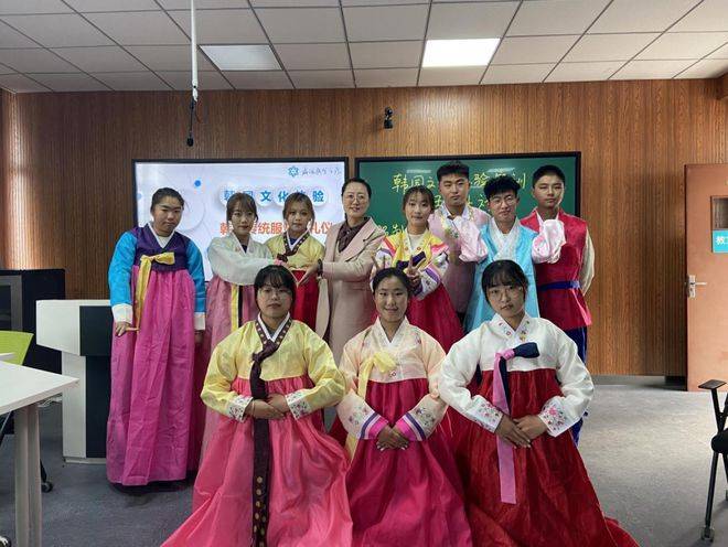 教师等以韩语为工作语言的管理与服务工作。专业联系人：徐老师 13061182003