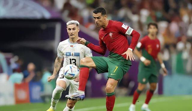 C罗不满替补，扬言退出国家队？葡萄牙足协官宣国际足联拼流量