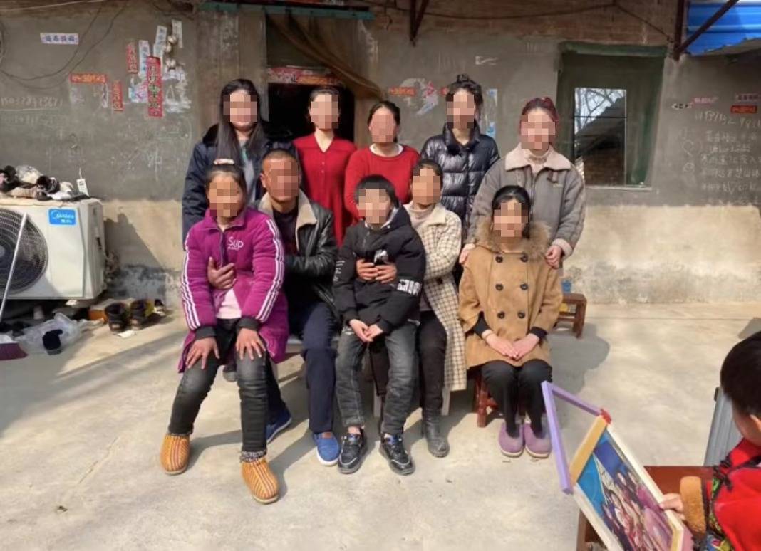 河南19岁女子实名举报父亲被群殴致死后失联？警方回应
