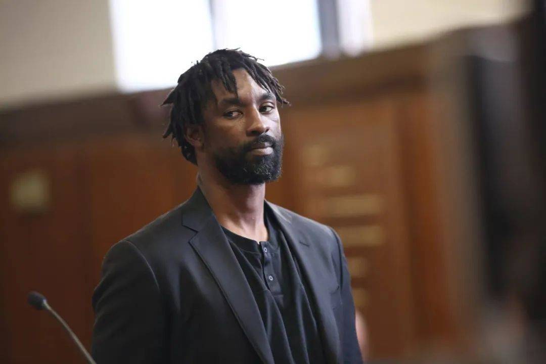 原创当街扎伤路人！NBA探花被捕！可惜了，罗斯之前的公牛老大
