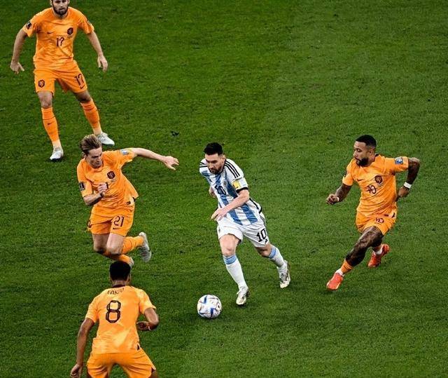 梅西常规时间1射1传，维尔霍斯特双杀！阿根廷点球大战晋级半决赛