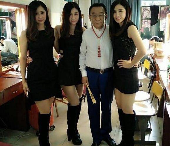 安金娜自称是演员,但是网友们却很难找到她出演的作品,但是从安金娜