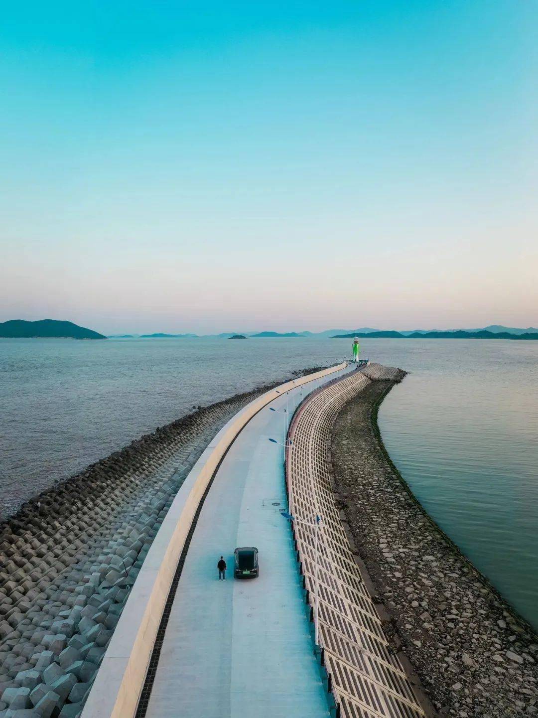 首发！驱车中转北纬30°最美海岸线，私藏国内版“海上花园”，270°躺看一线海景，肥美“鲜”货吃到撑！