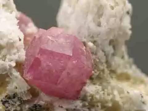 ʯͷ