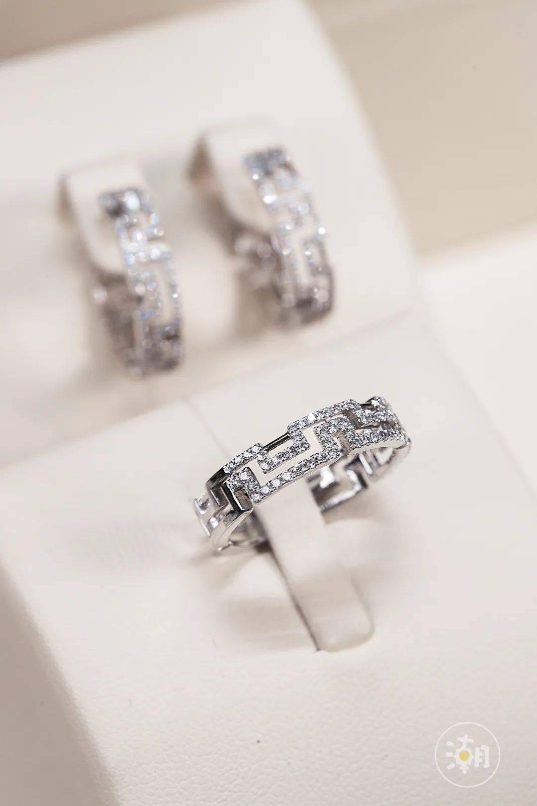 ▲18k金钻石手饰：29880 | 18k金钻石耳环：15880 | 18k金钻石戒指：11880「