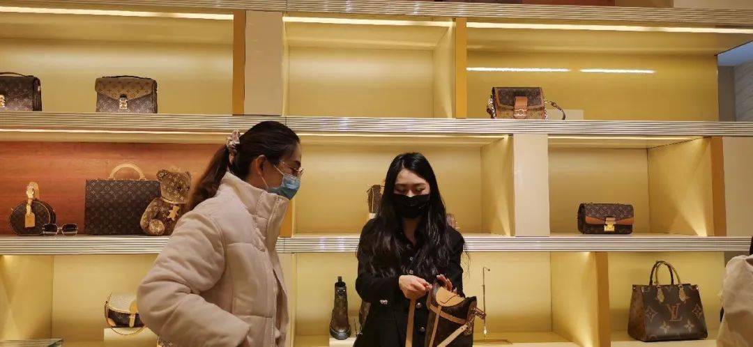 ��1024·�г����Ǽۣ���������һ�ݳ�Ʒ����ų���