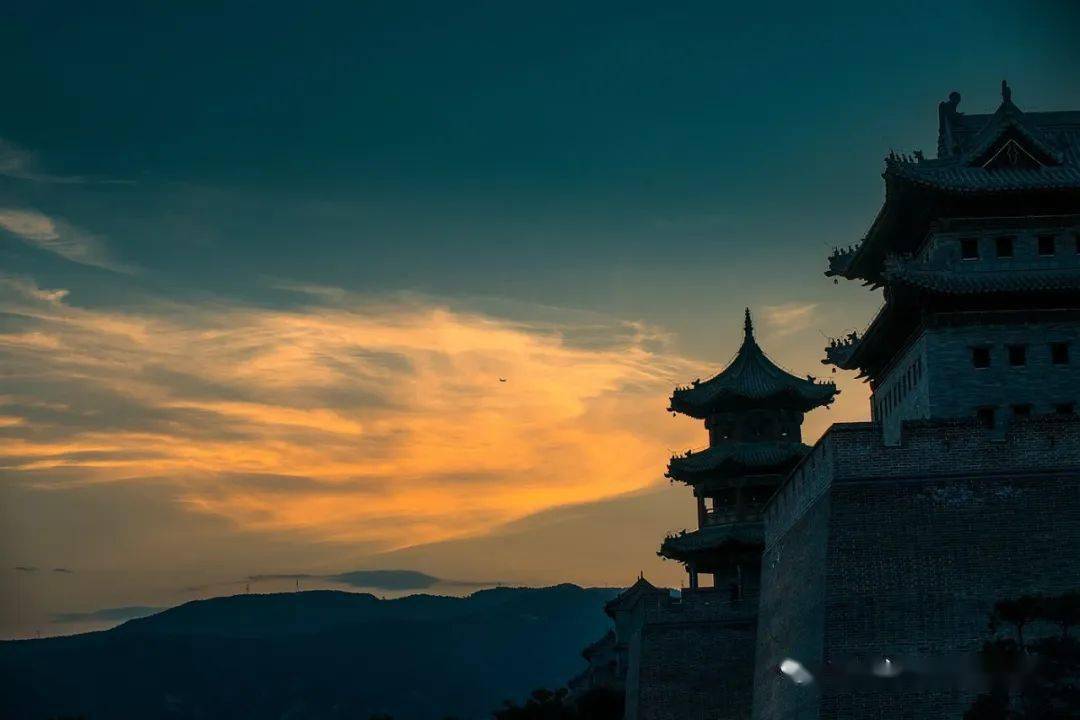 张张都是壁纸！张艺谋《满江红》带火太原古城之后: 山西文旅财产应学会从“借光”到“造光”