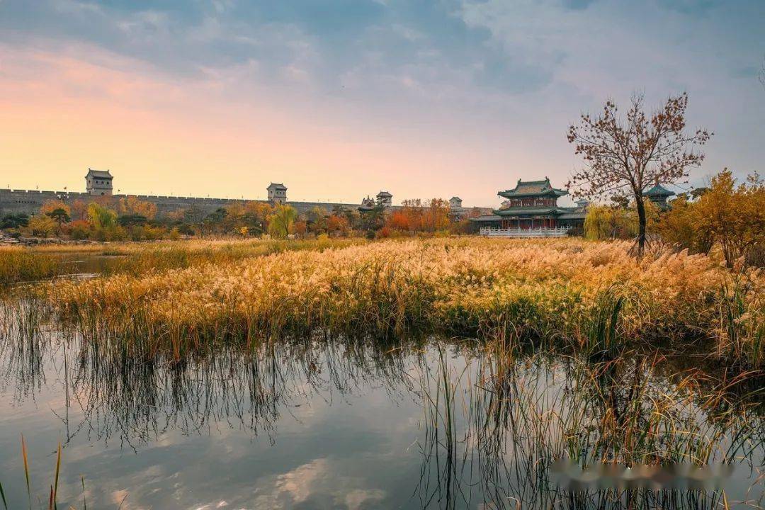 张张都是壁纸！张艺谋《满江红》带火太原古城之后: 山西文旅财产应学会从“借光”到“造光”