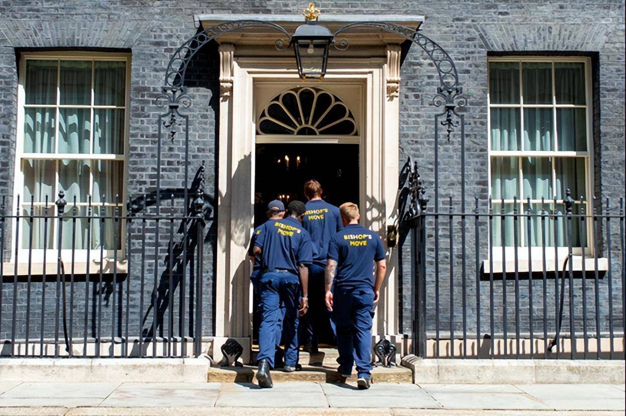 Ӣ����˫�����ǡ�����˹��α�ָ̰������н����30��