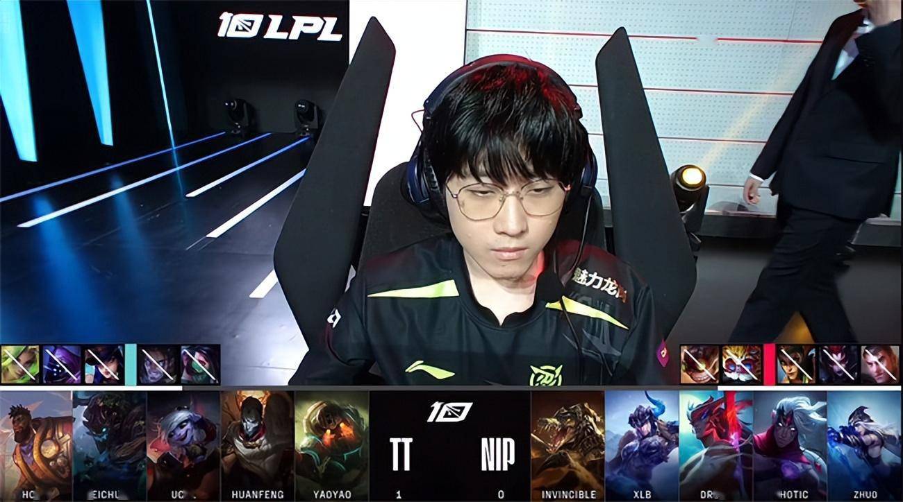 LOL-LPL：UCAL小炮无视高地塔怒砍四杀，TT清洁利落2-0战胜NIP！