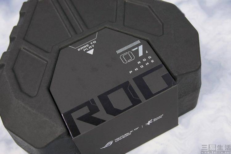 ��ѶROG��Ϸ�ֻ�7 Pro���⣺��ֹӲ�ˡ�������������