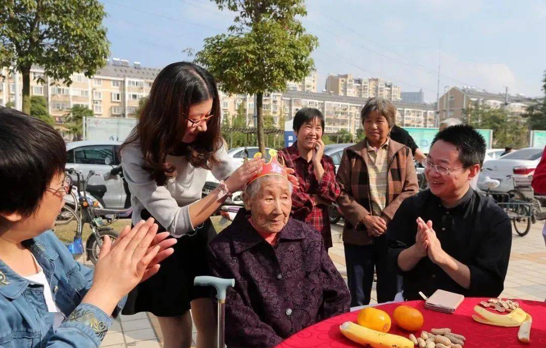 这才半岛体育是中国老年人当前最真实、最迫切的养老服务需求(图2)