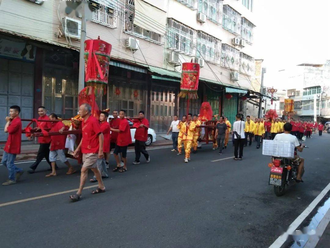 饶平城隍庙举行神诞大典