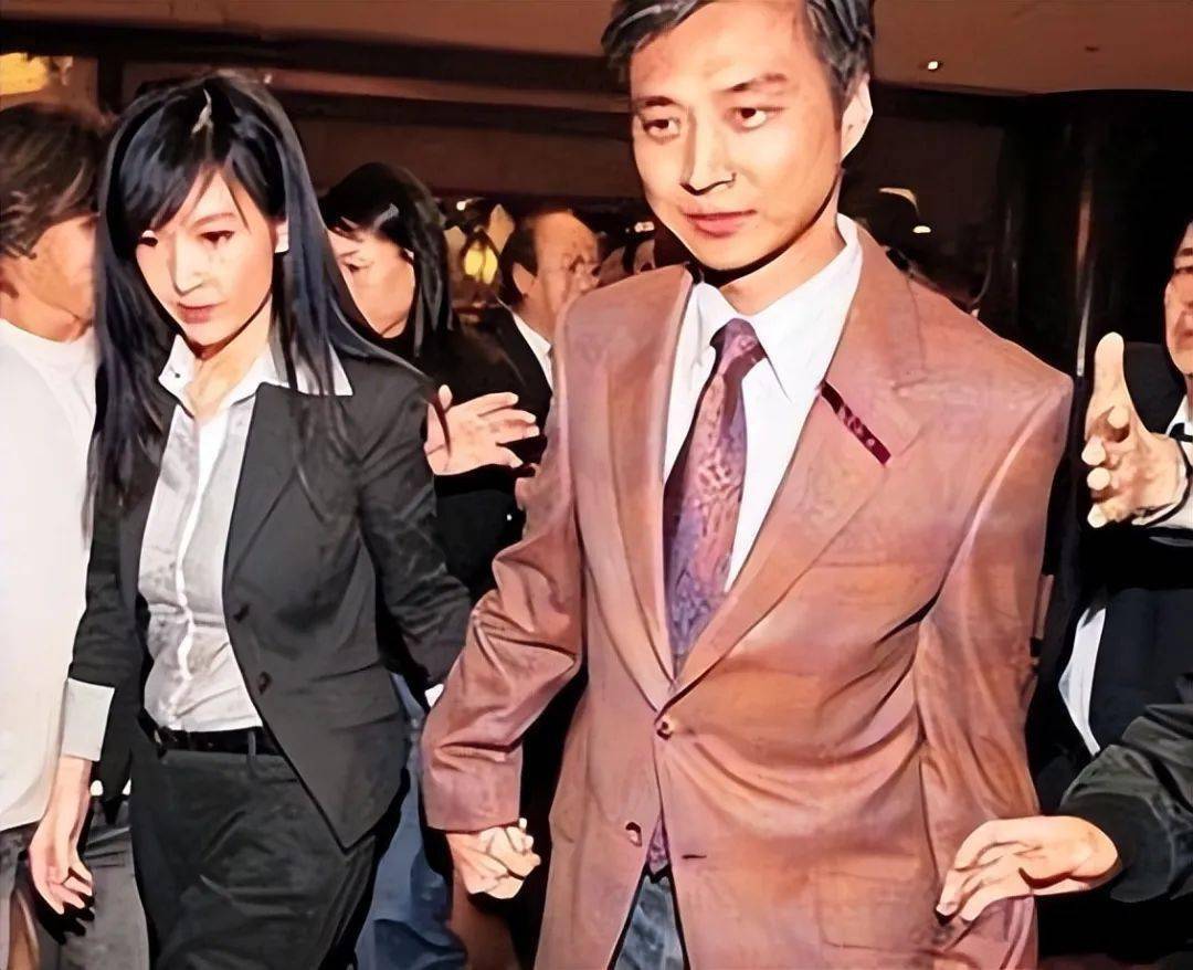 被吴君如骂是集邮女，人前玉女人后疯狂，褪去画皮后的真实周慧敏