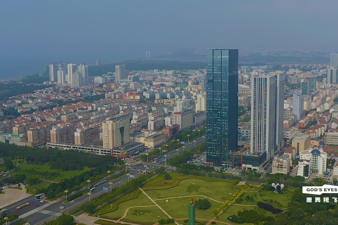 航拍烟台开发区第一高楼天马大厦177米