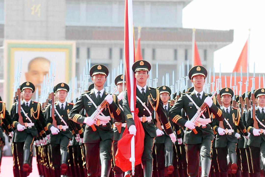 1999年中国世纪大阅兵200名武警组成的国旗护卫队震撼世界