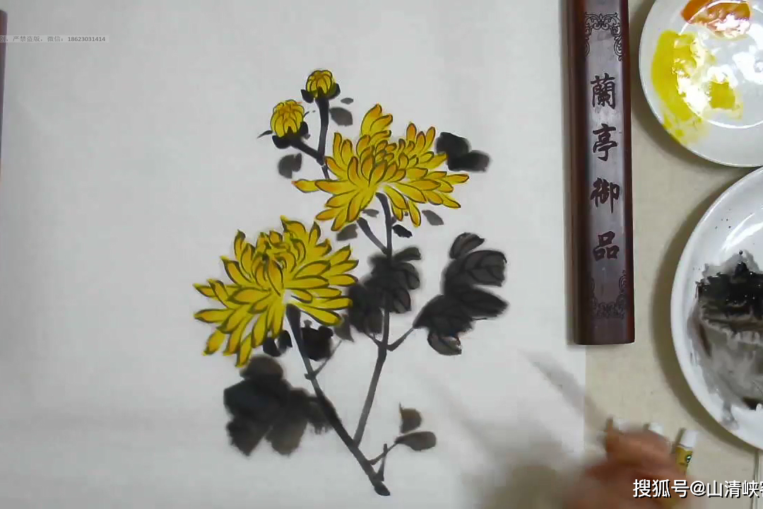 毛笔,水墨画出的菊花,国画真是博大精深啊.想学的同学赶快了.