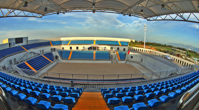 在渭南市副市长高洁,市体育局局长张晓民,大荔县