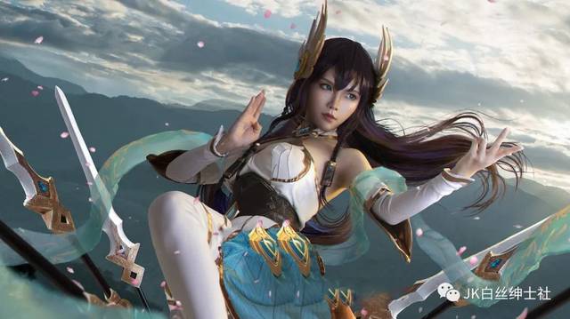 cos:英雄联盟s11电竞同人67刀妹@月潋寒殇玉剑传说舞剑仙cosplay