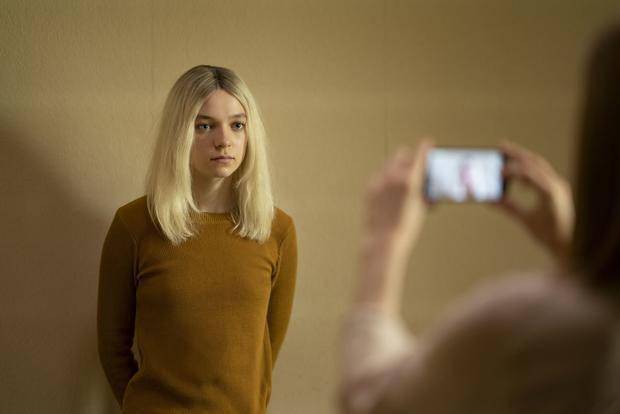 汉娜》的第二季正式预告片,由伊斯曼·葛雷德·迈尔斯饰演女主角汉娜