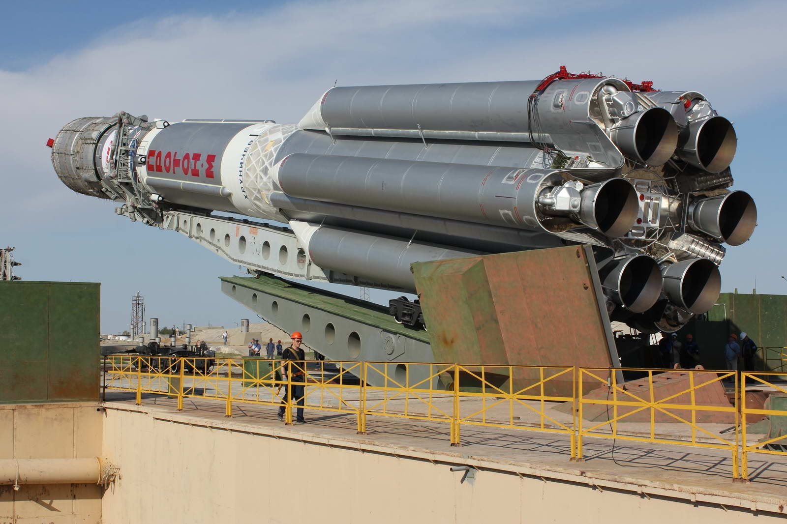 俄罗斯火箭发动机图片