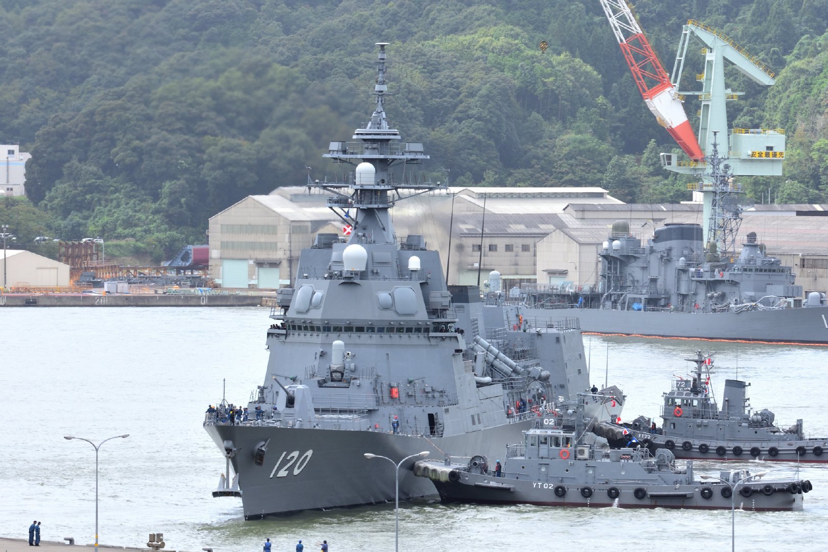 原创 奋力赶超中国海军052d型—海自新一代朝日级驱逐舰