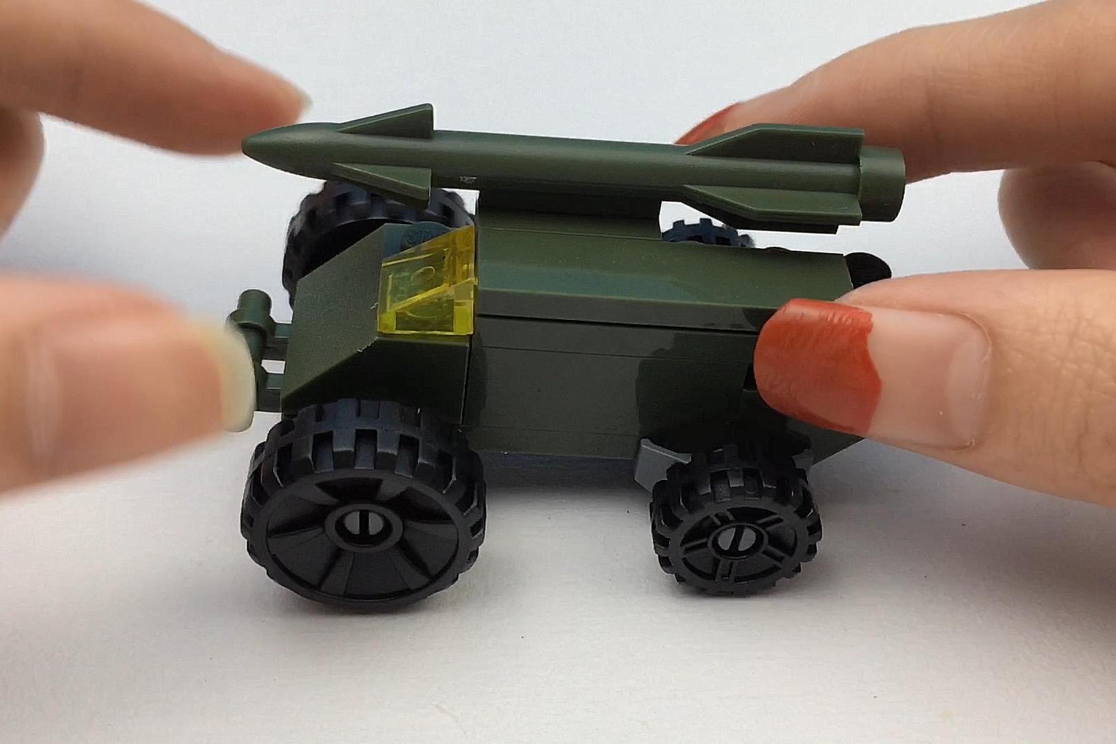 乐高积木拼装导弹车