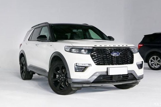 它的价格不占优势,豪华程度也不明显,在面对雪佛兰开拓者,别克昂科旗