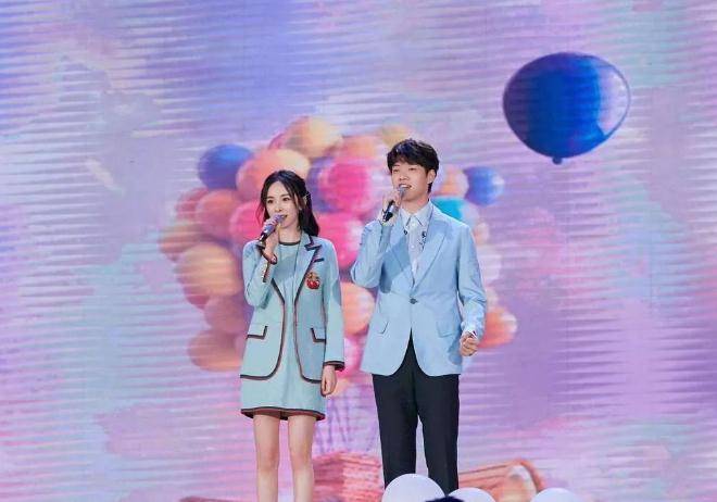 杨幂魏大勋同住酒店视频曝光后魏大勋刘恺威搂肩合照也一并曝光