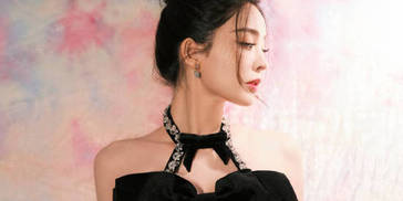 娜扎穿黑蝴蝶结抹胸裙秀香肩！肤白貌美大长腿性感撩人